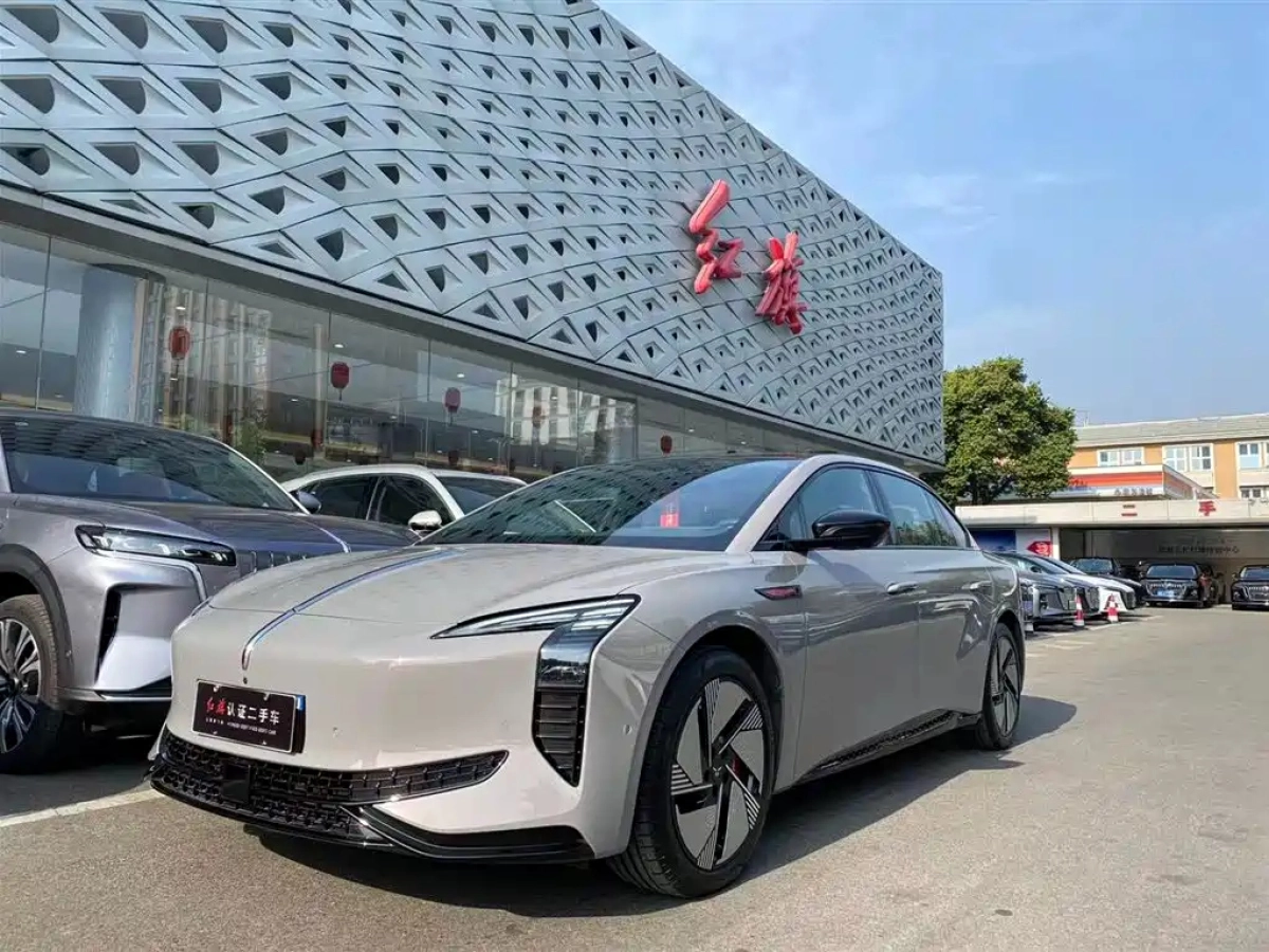 HONGQI EH7  2025