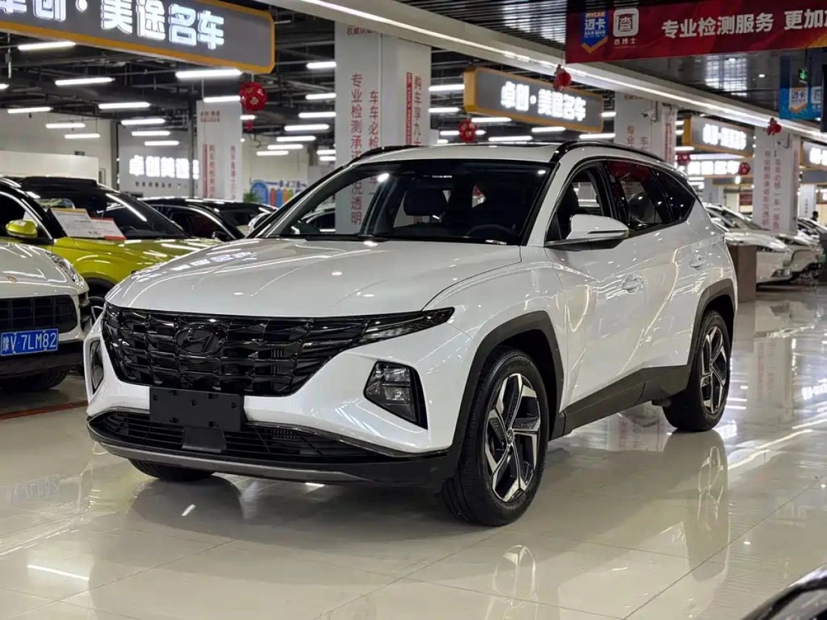 HYUNDAI TUCSON  2024