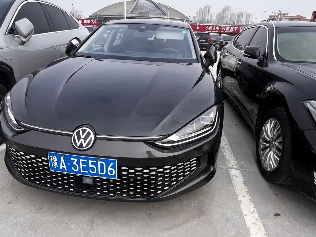 VOLKSWAGEN LAMANDO  2022