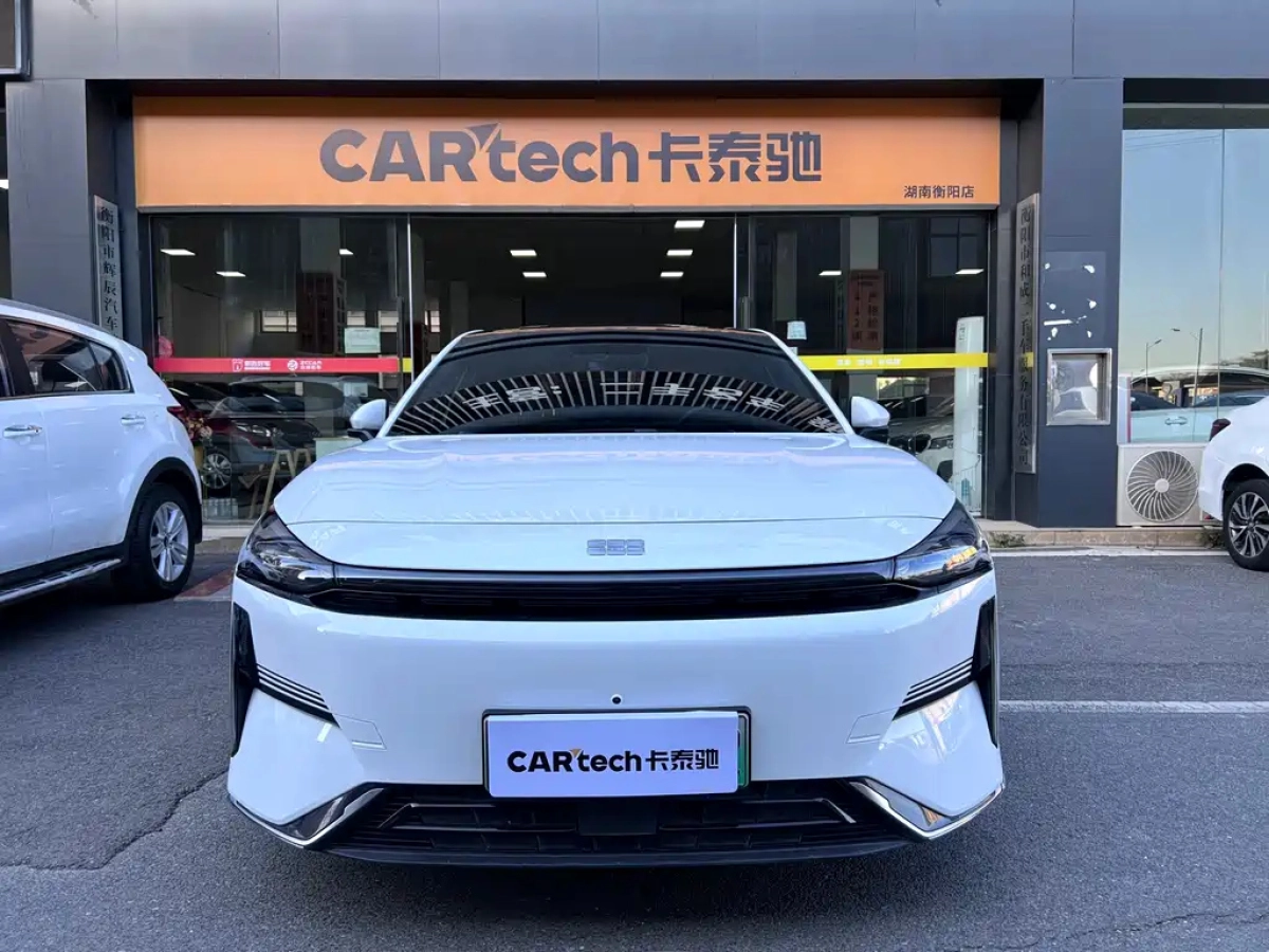 GEELY GALAXY GALAXY L6  2024