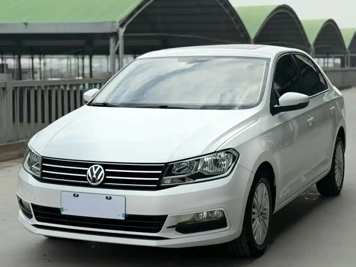 VOLKSWAGEN SANTANA  2021