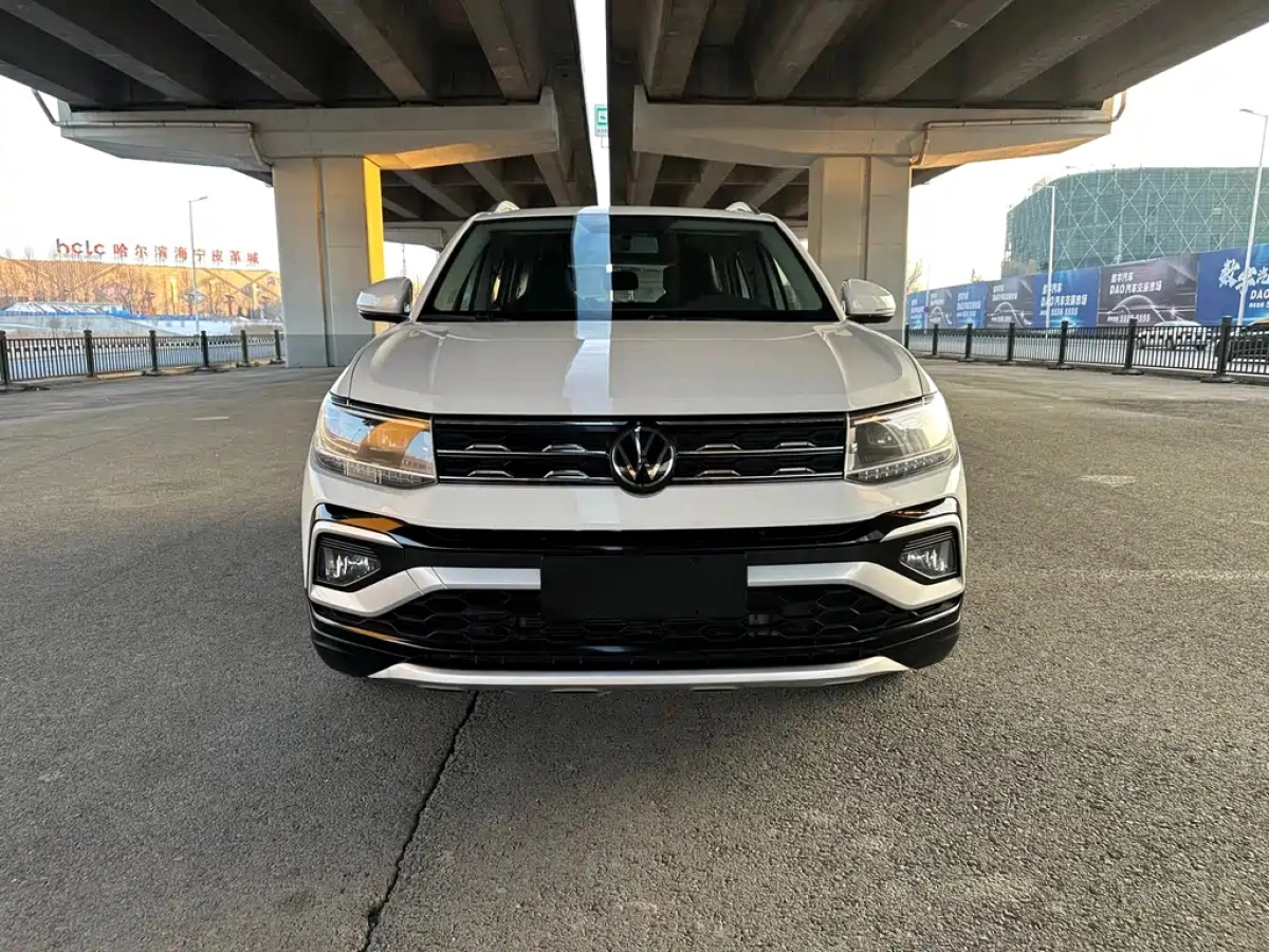 VOLKSWAGEN T-CROSS