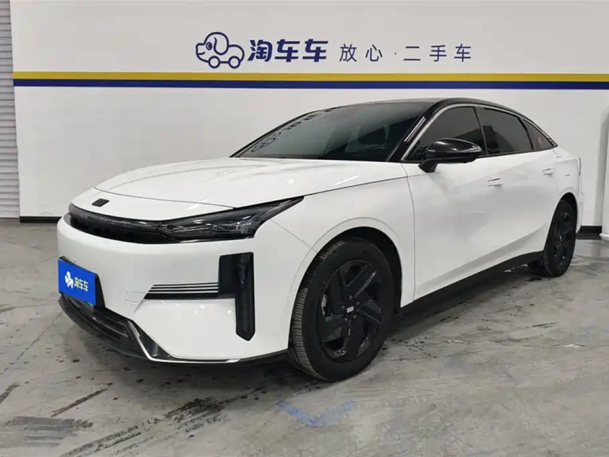 GEELY GALAXY GALAXY L6  2024