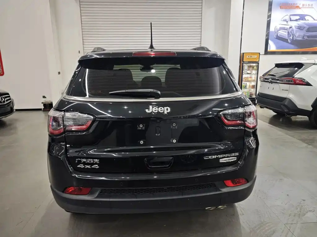 JEEP COMPASS