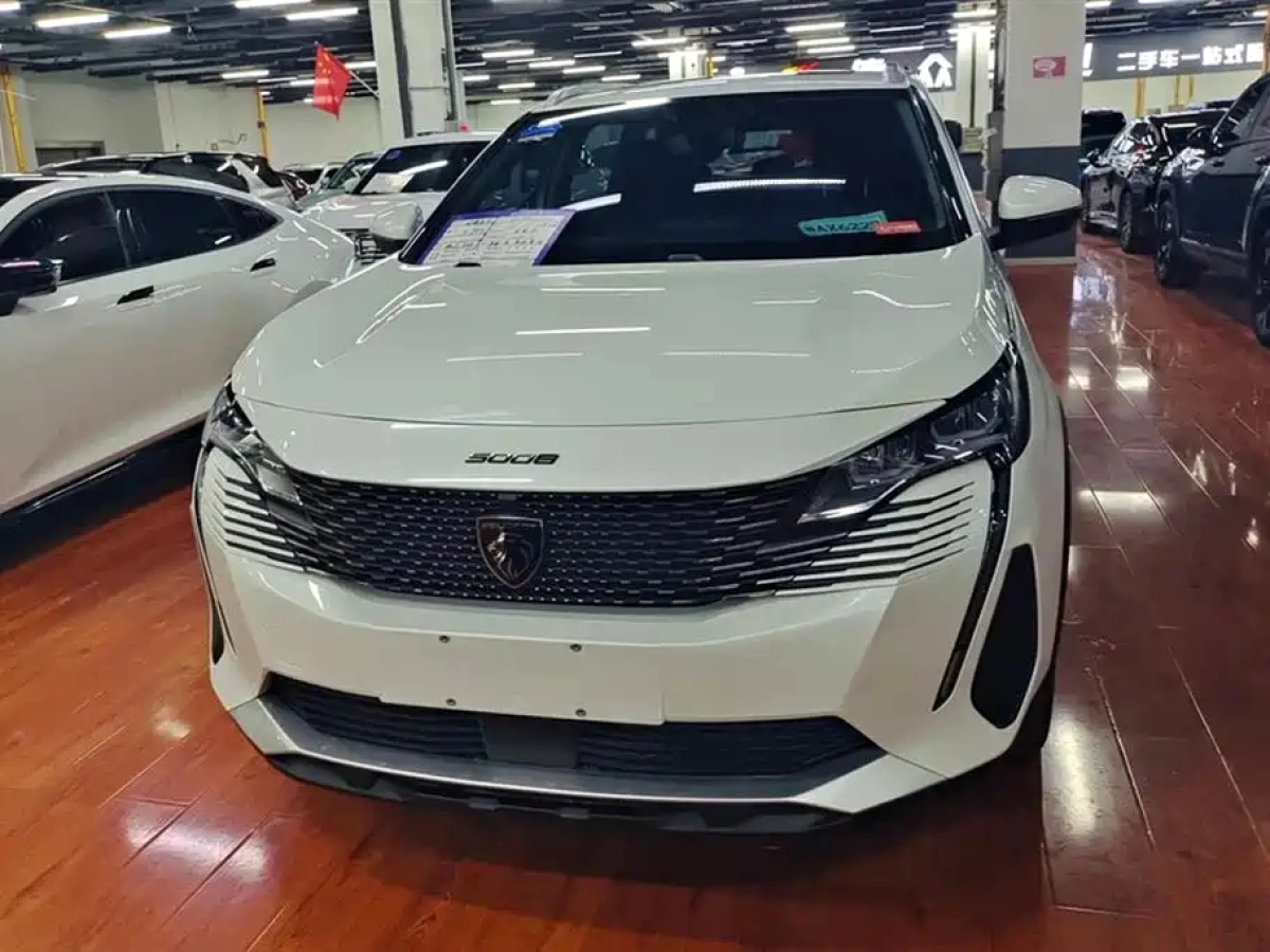 PEUGEOT 5008