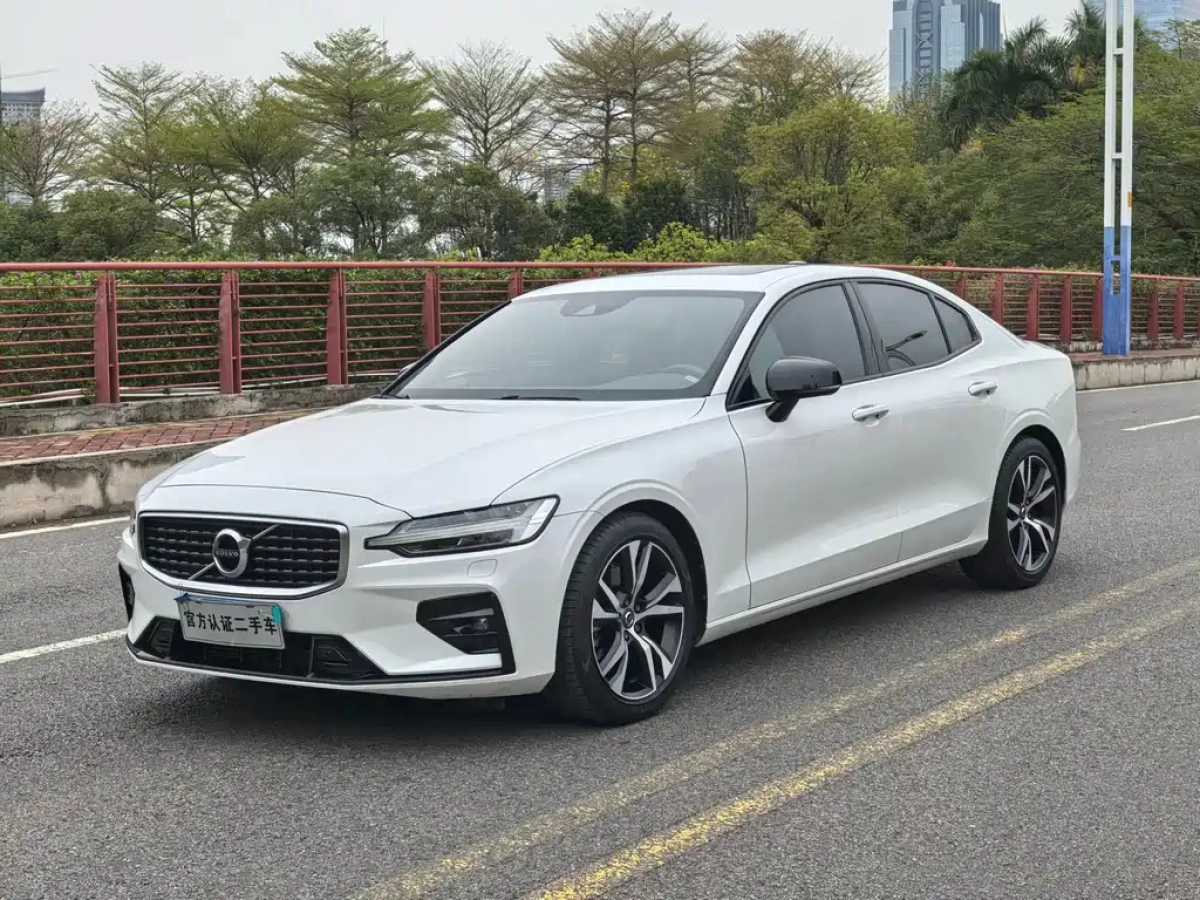 VOLVO S60  2020