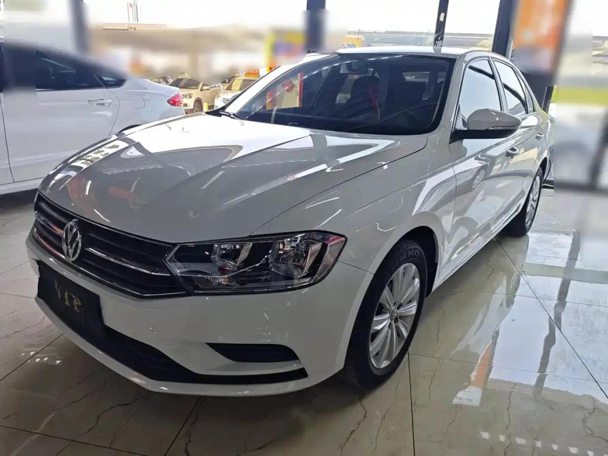 VOLKSWAGEN BORA  2023