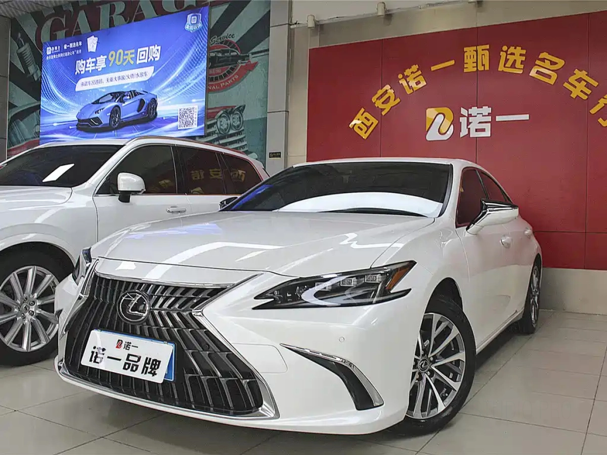 LEXUS ES  2024