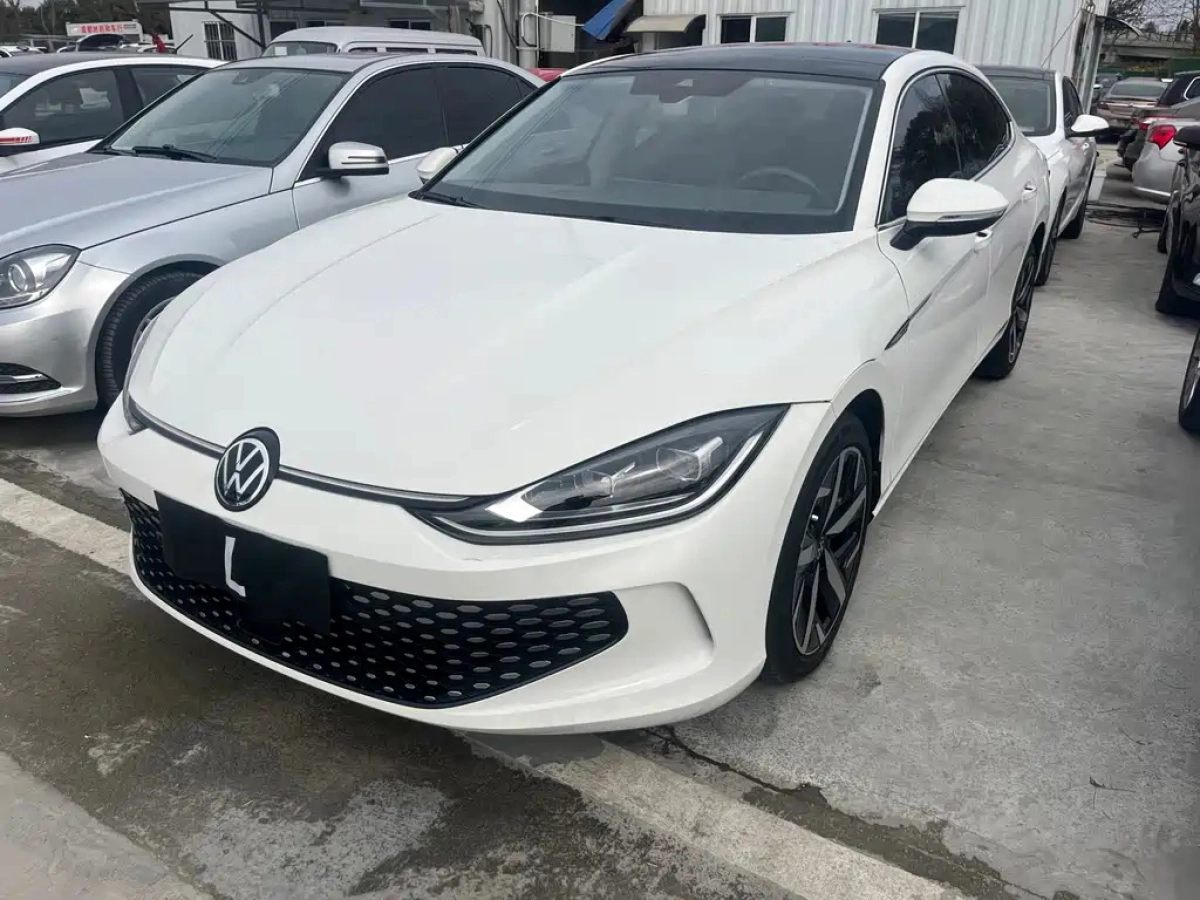 VOLKSWAGEN LAMANDO  2023