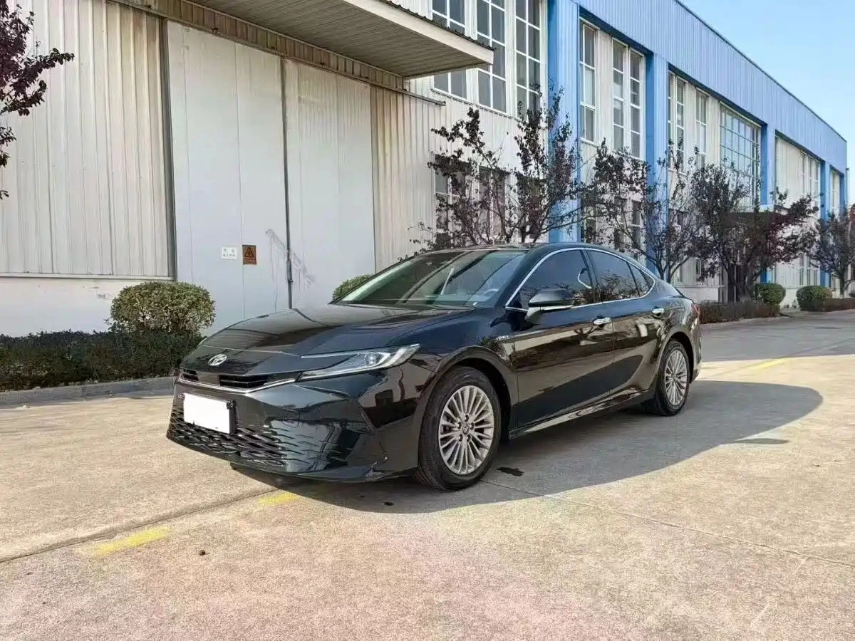 TOYOTA CAMRY  2024