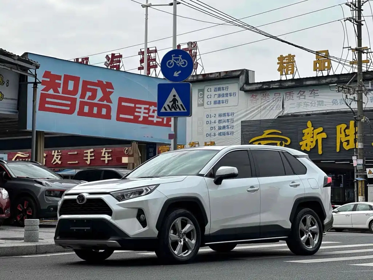 TOYOTA RAV4