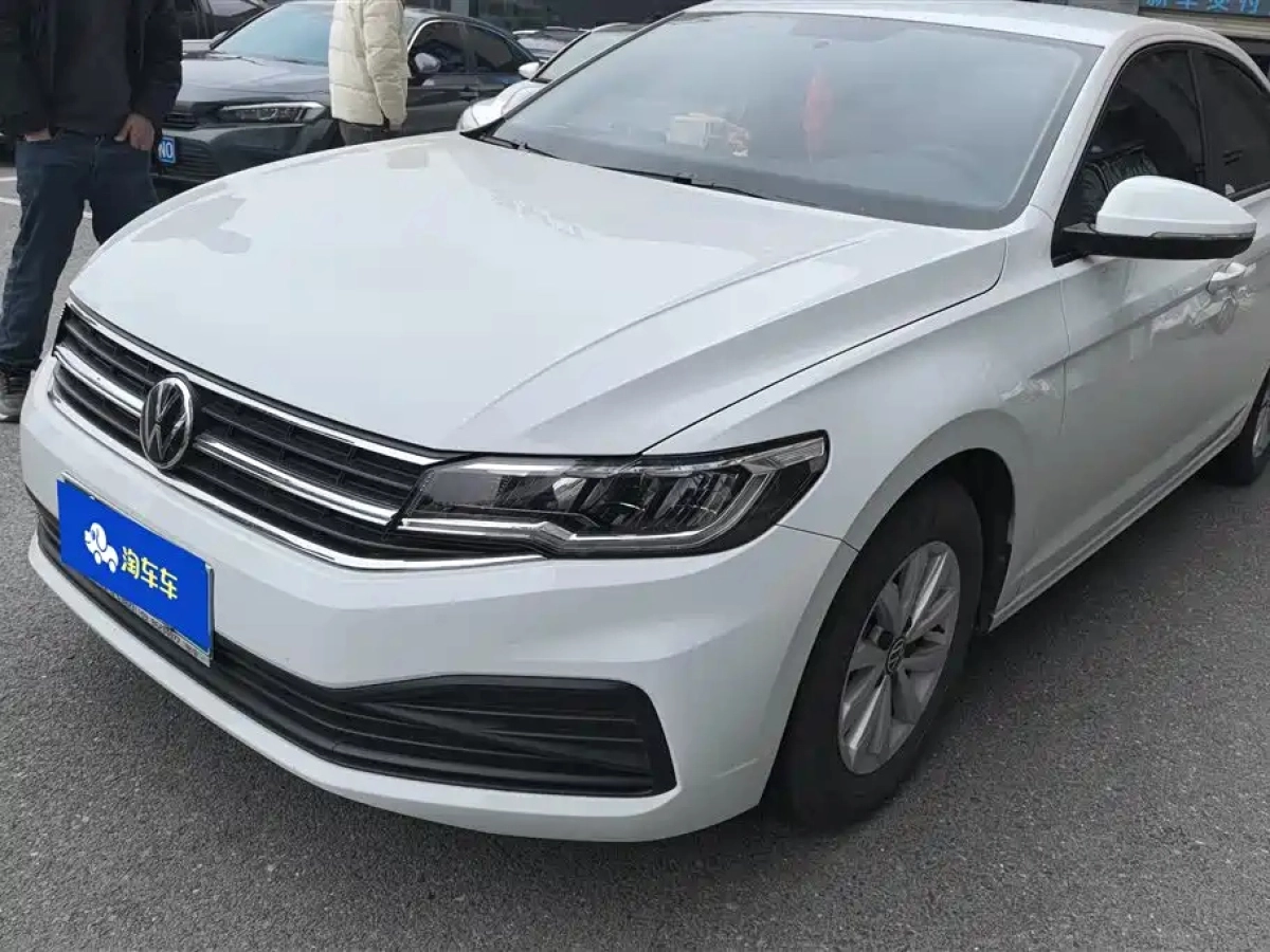 VOLKSWAGEN BORA  2021