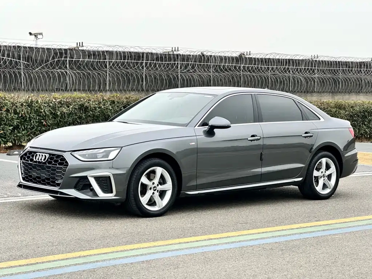 AUDI A4L  2022
