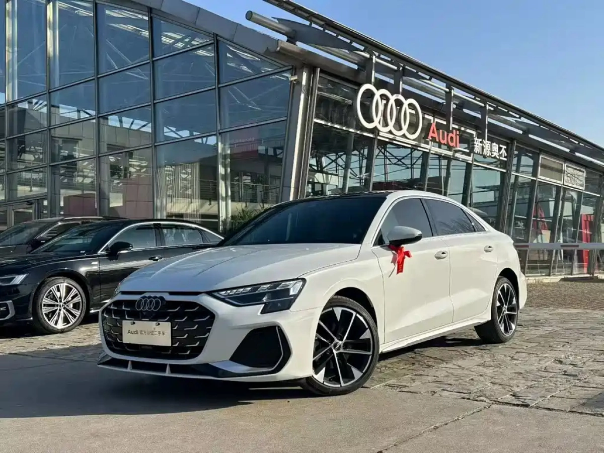 AUDI A3  2025