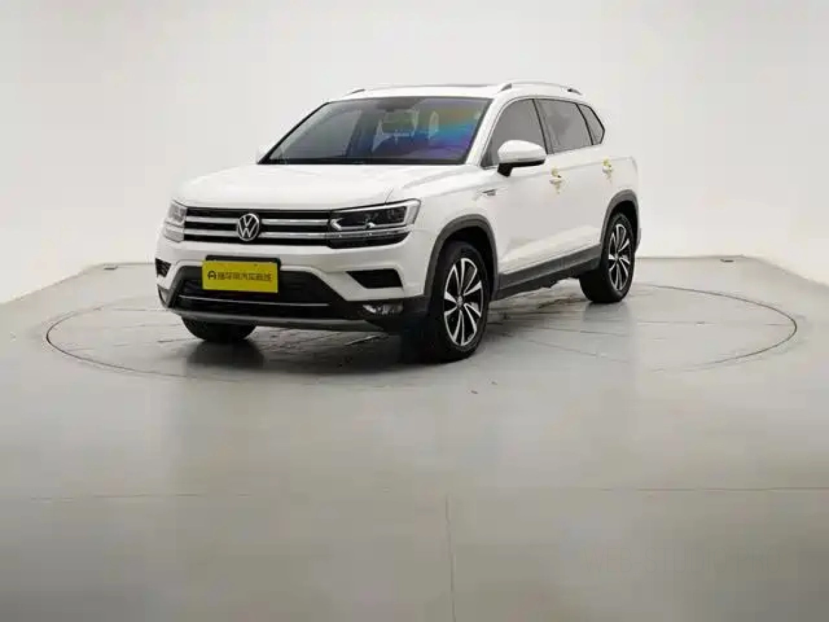 VOLKSWAGEN THARU  2022