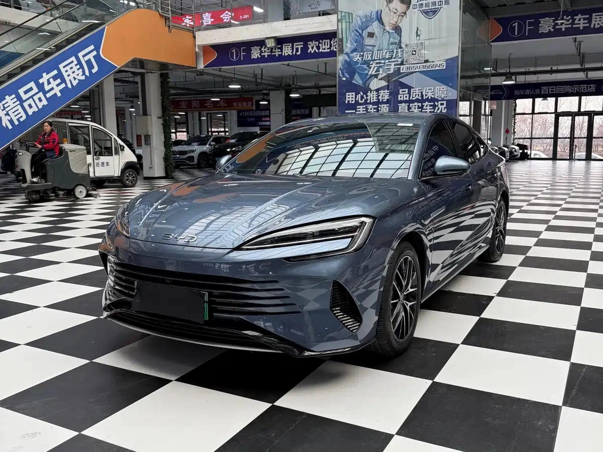 BYD SEAL 07 DM-I  2025