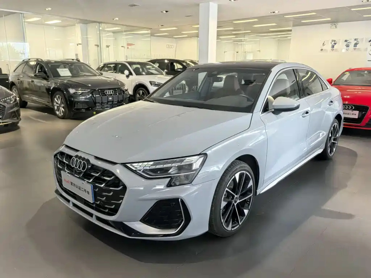 AUDI A3  2024