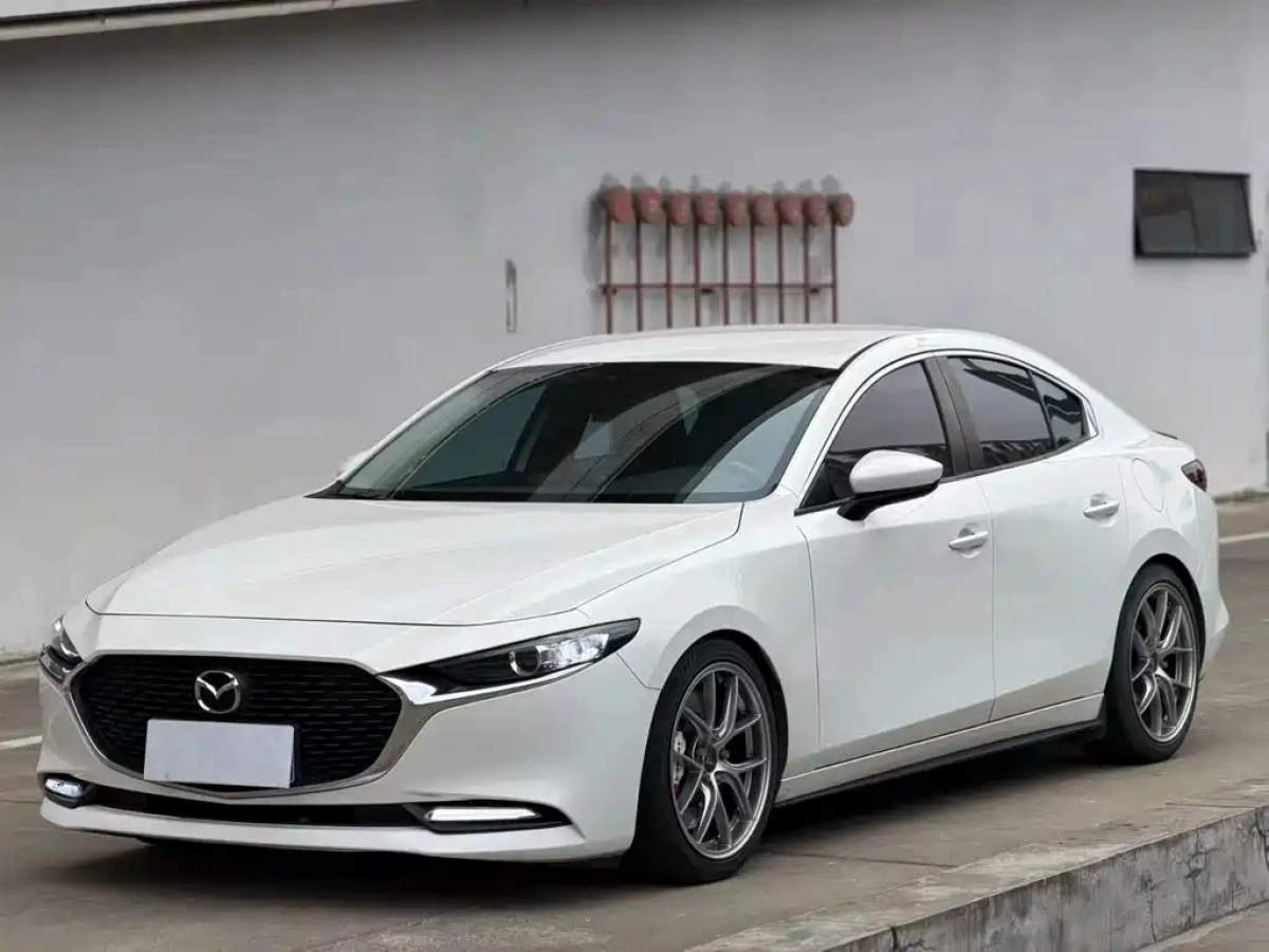 MAZDA 3 AXELA