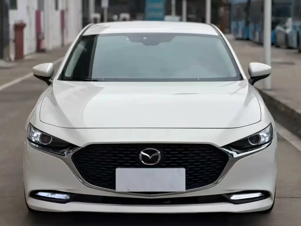 MAZDA 3 AXELA