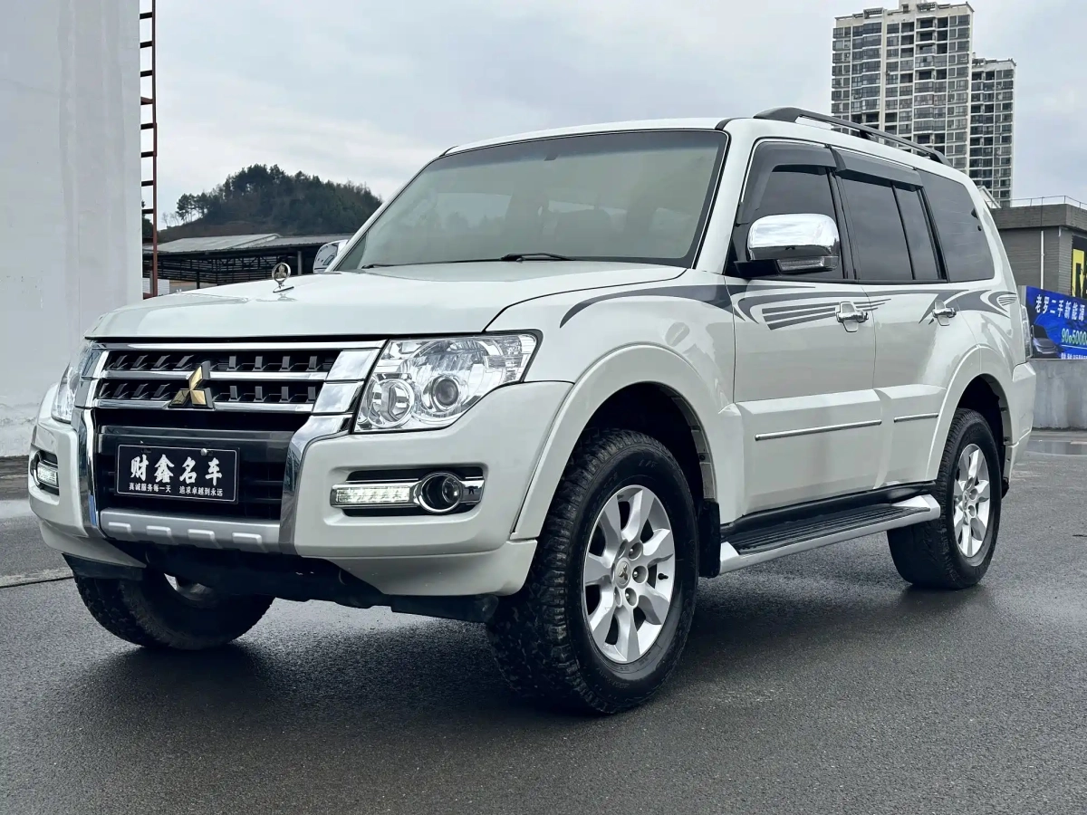 MITSUBISHI PAJERO IMPORT  2020