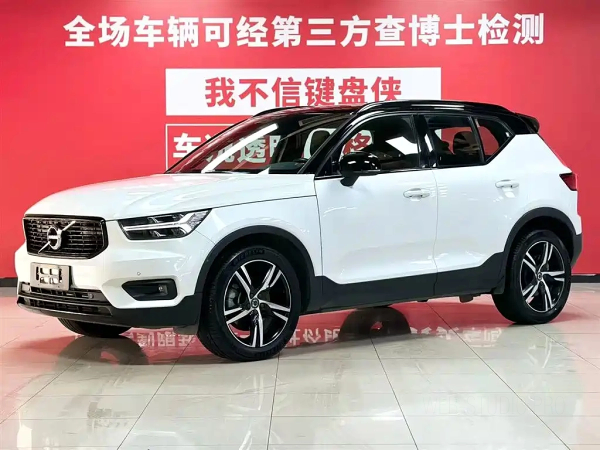 VOLVO XC40