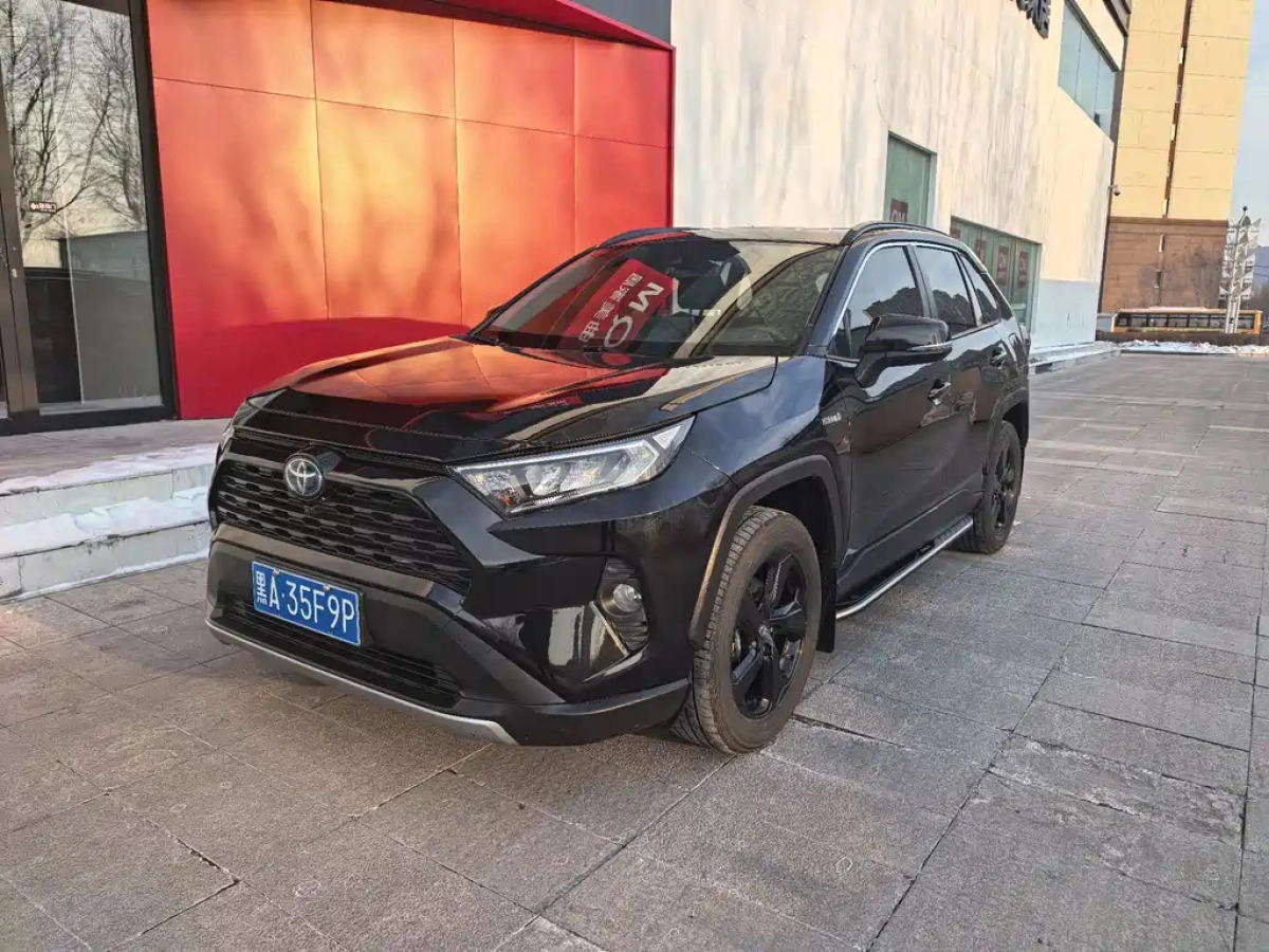 TOYOTA RAV4 E PLUS