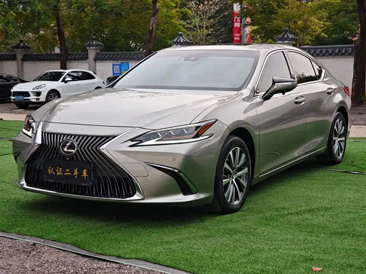 LEXUS ES  2021