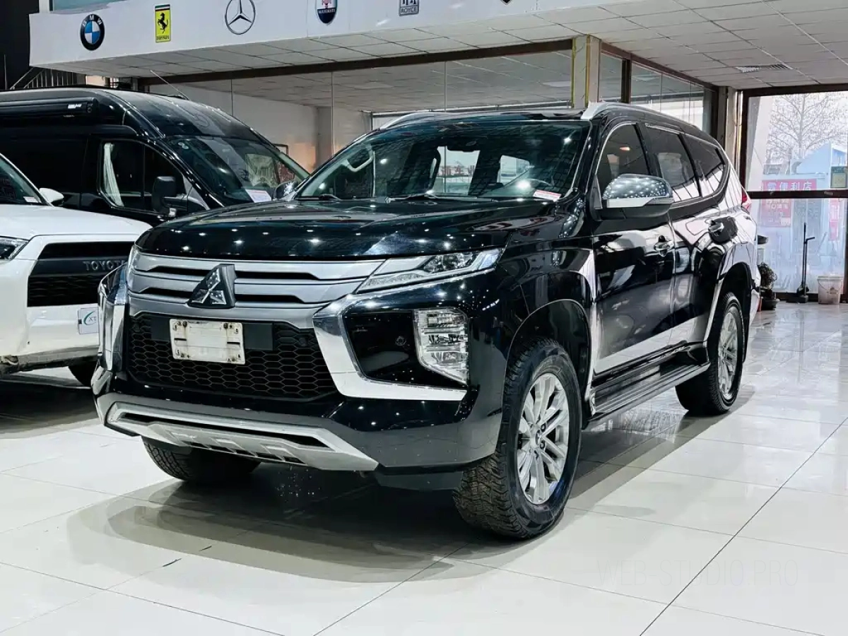 MITSUBISHI PAJERO SPORT IMPORT  2020