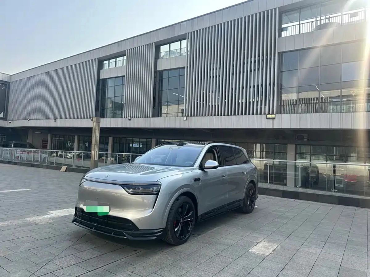 HUAWEI HIMA M8  2025