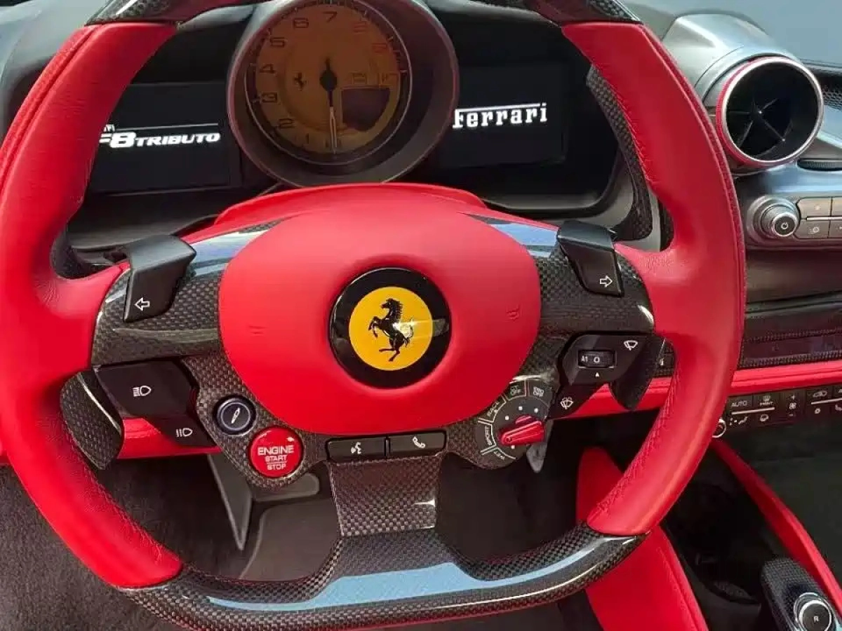 FERRARI F8