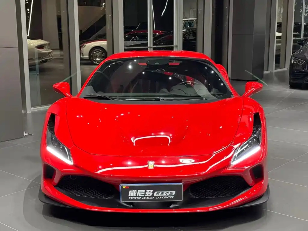 FERRARI F8