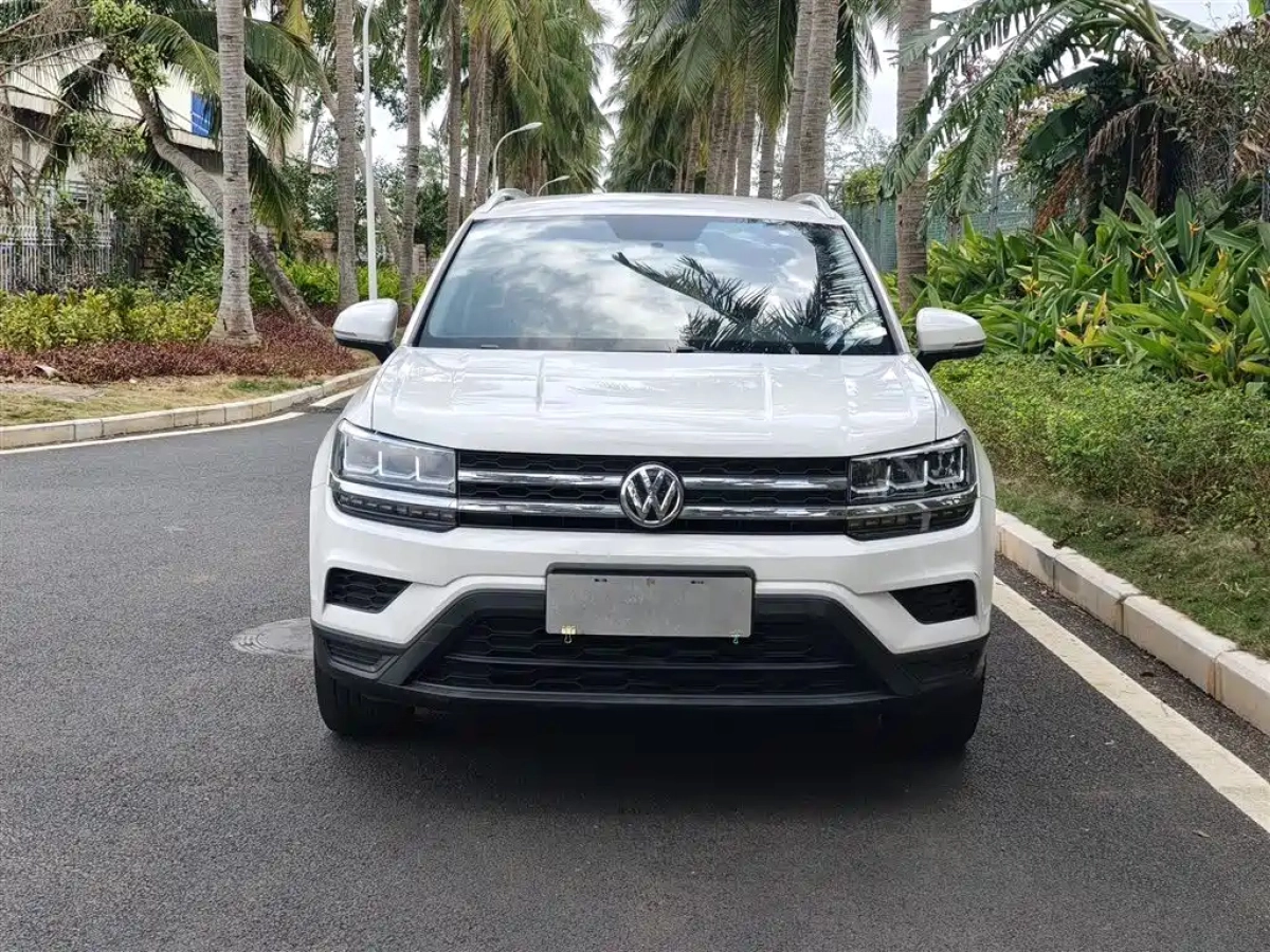 VOLKSWAGEN THARU