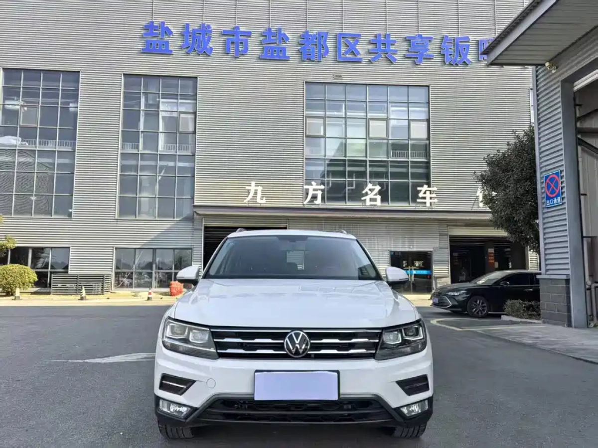 VOLKSWAGEN TIGUAN L