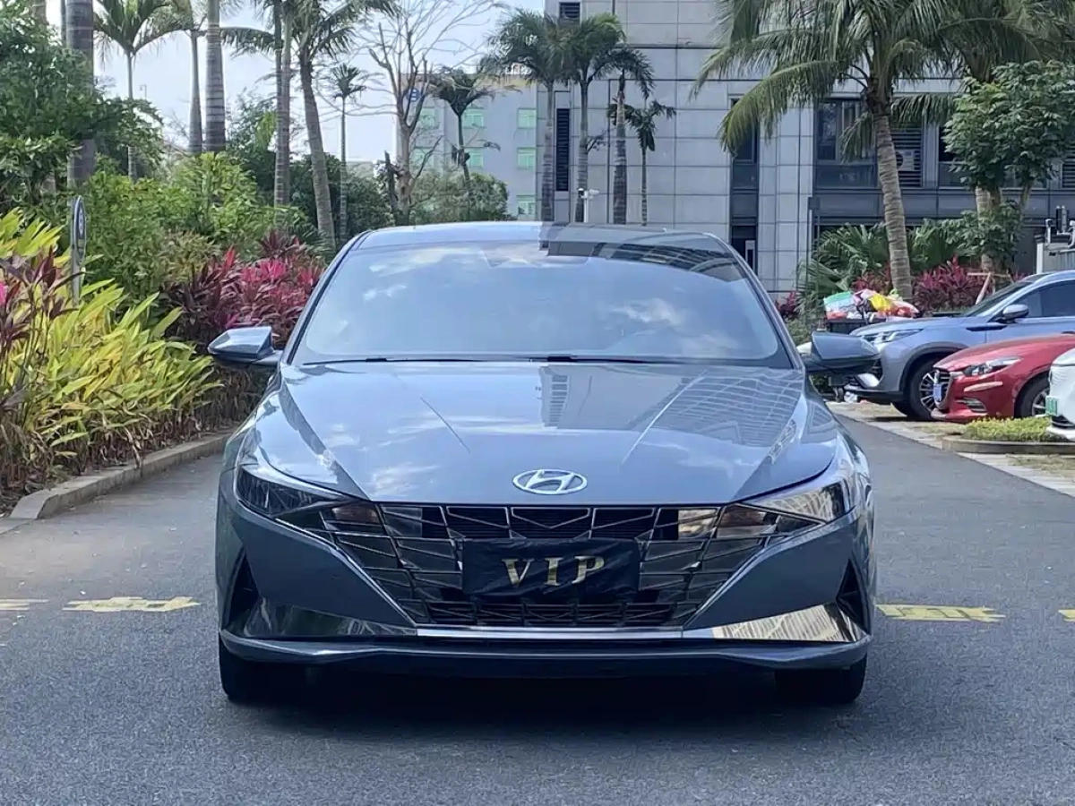 HYUNDAI ELANTRA