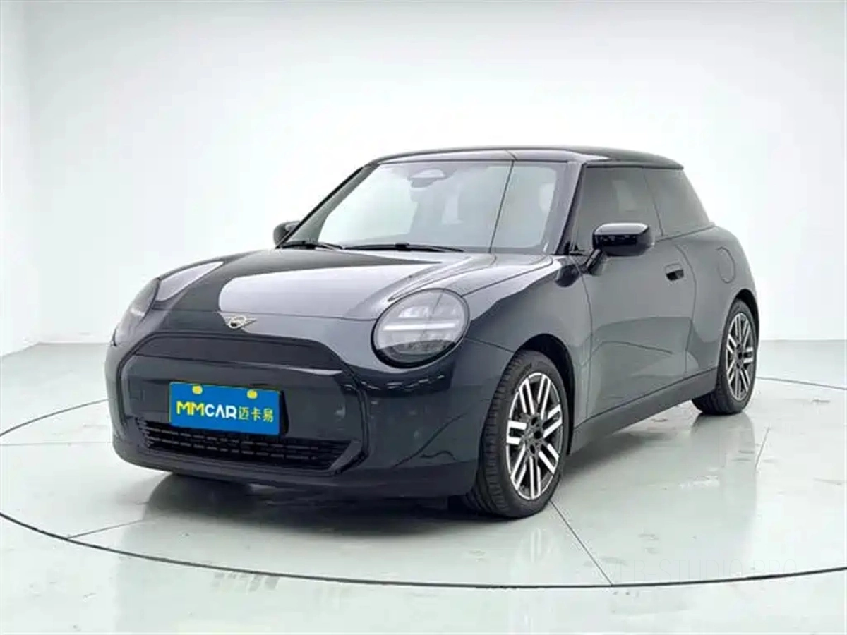 MINI COOPER SE  2025