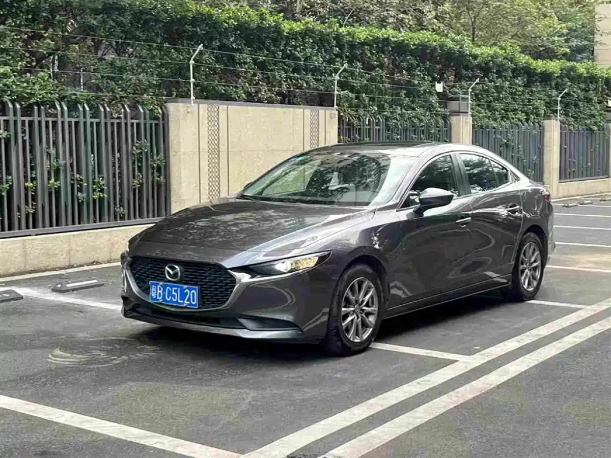 MAZDA 3 AXELA