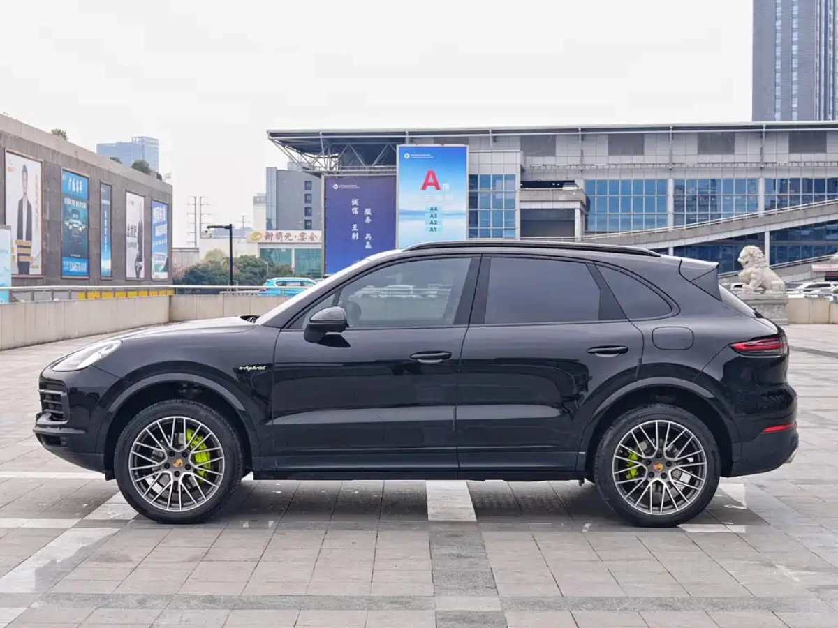 PORSCHE CAYENNE NEW ENERGY