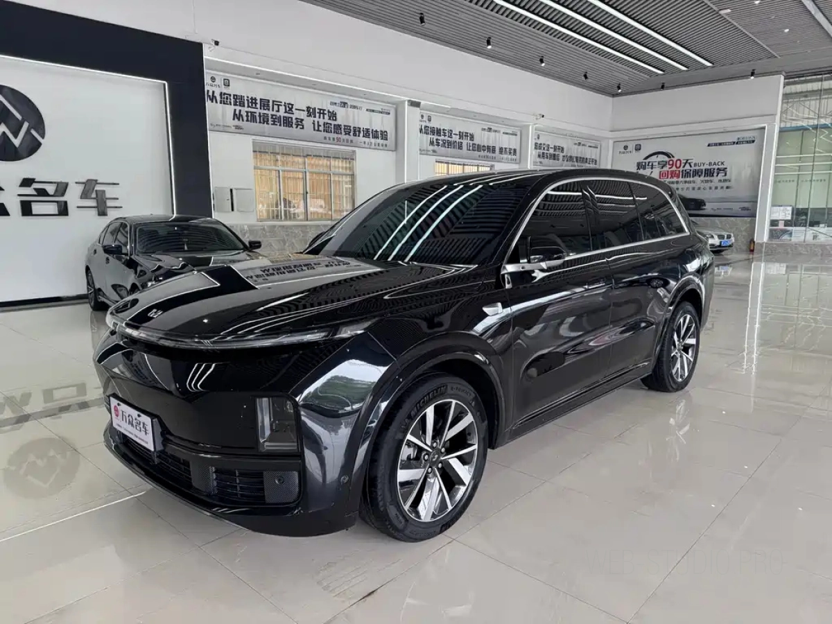 LI AUTO L8  2023