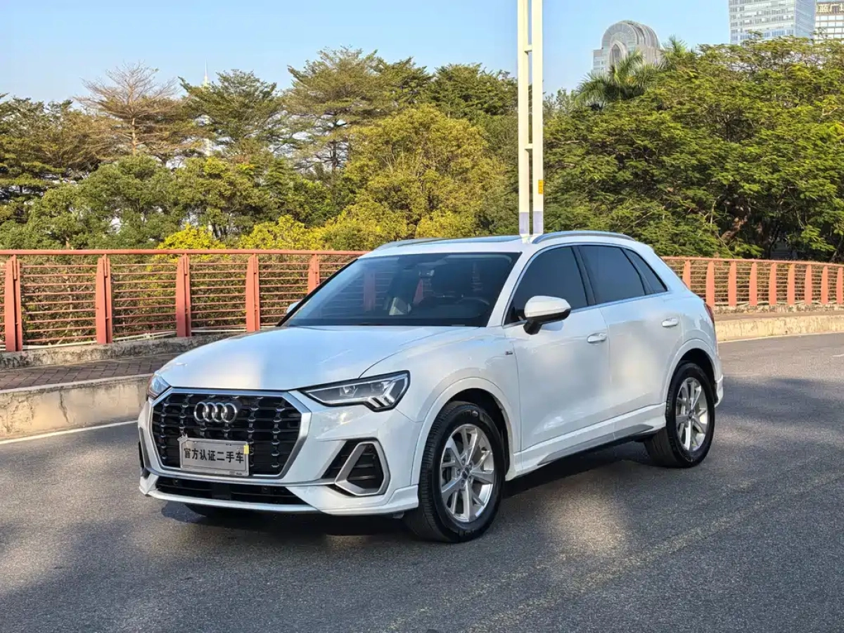 AUDI Q3  2019