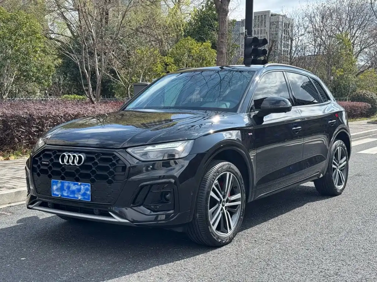 AUDI Q5L  2022