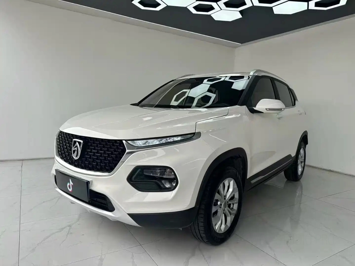 BAOJUN 510  2020