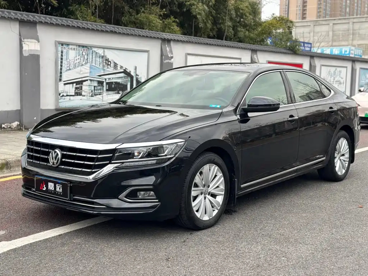 VOLKSWAGEN PASSAT  2019