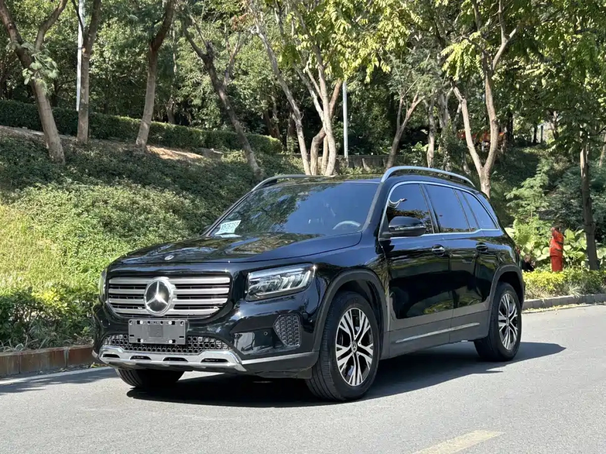 MERCEDES-BENZ GLB  2024