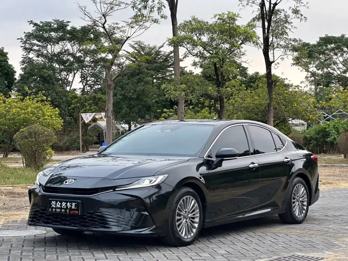 TOYOTA CAMRY  2024