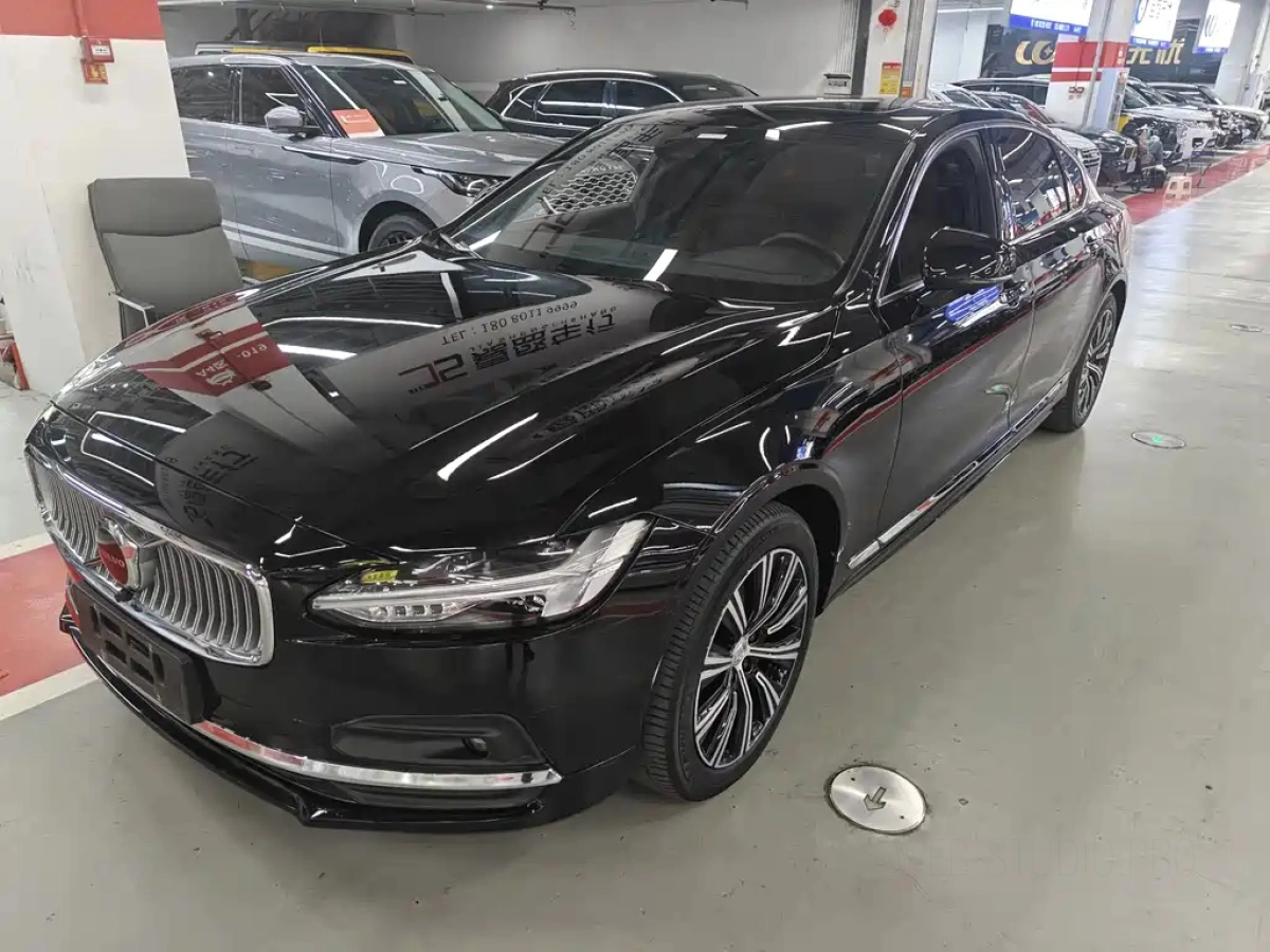 VOLVO S90