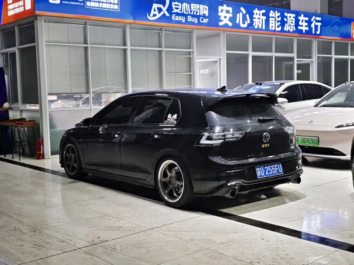 VOLKSWAGEN GOLF GTI