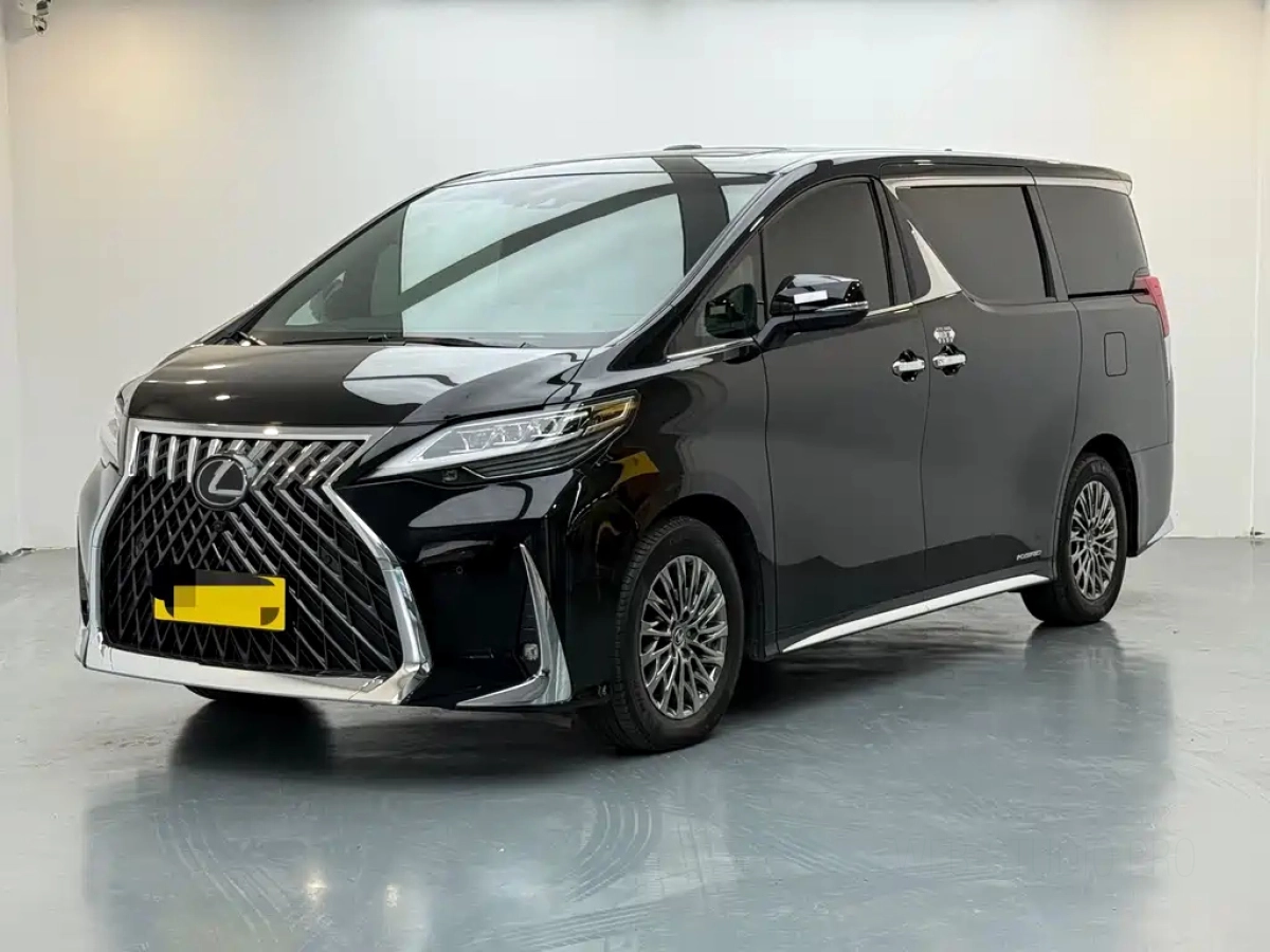 LEXUS LM  2022