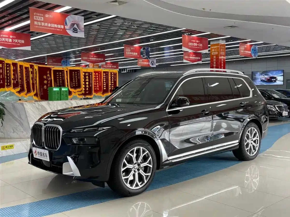 BMW X7  2024