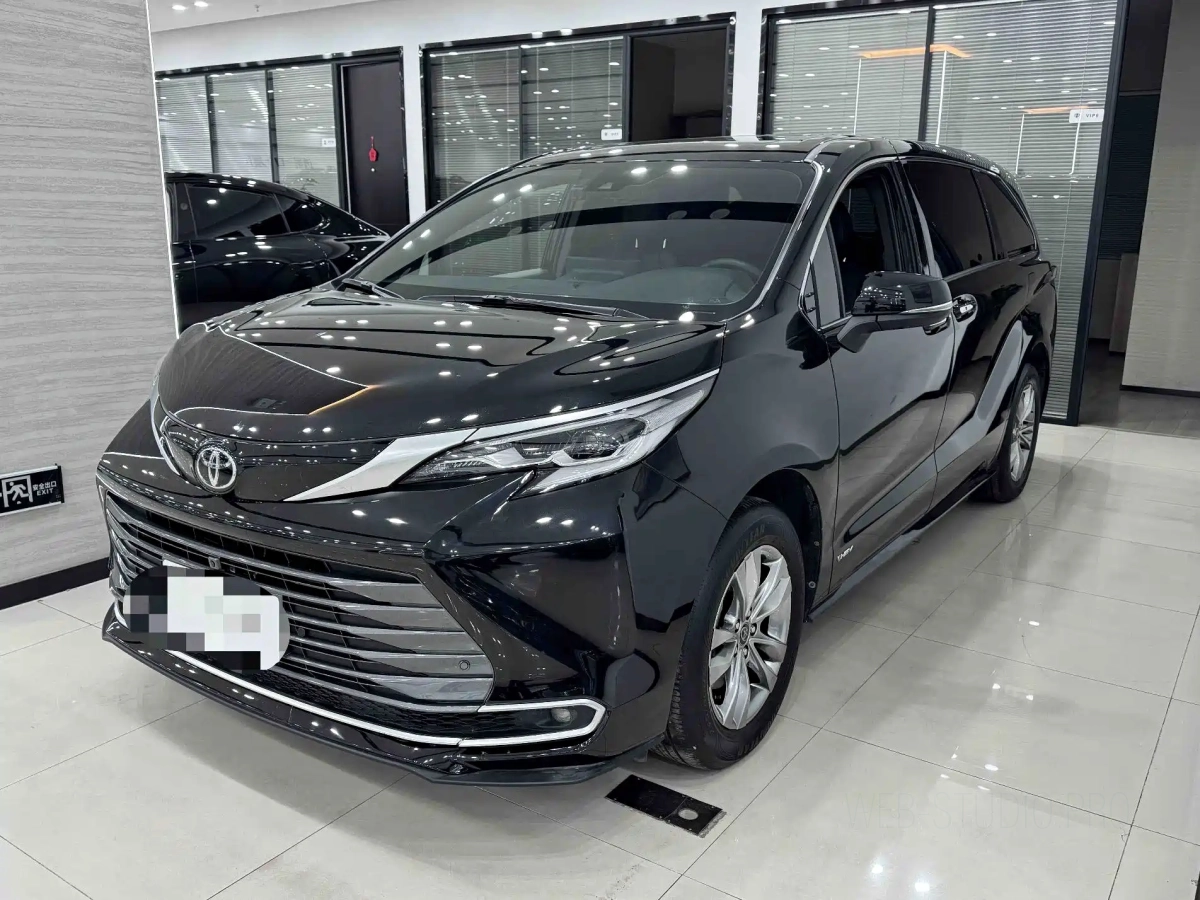 TOYOTA SIENNA  2024