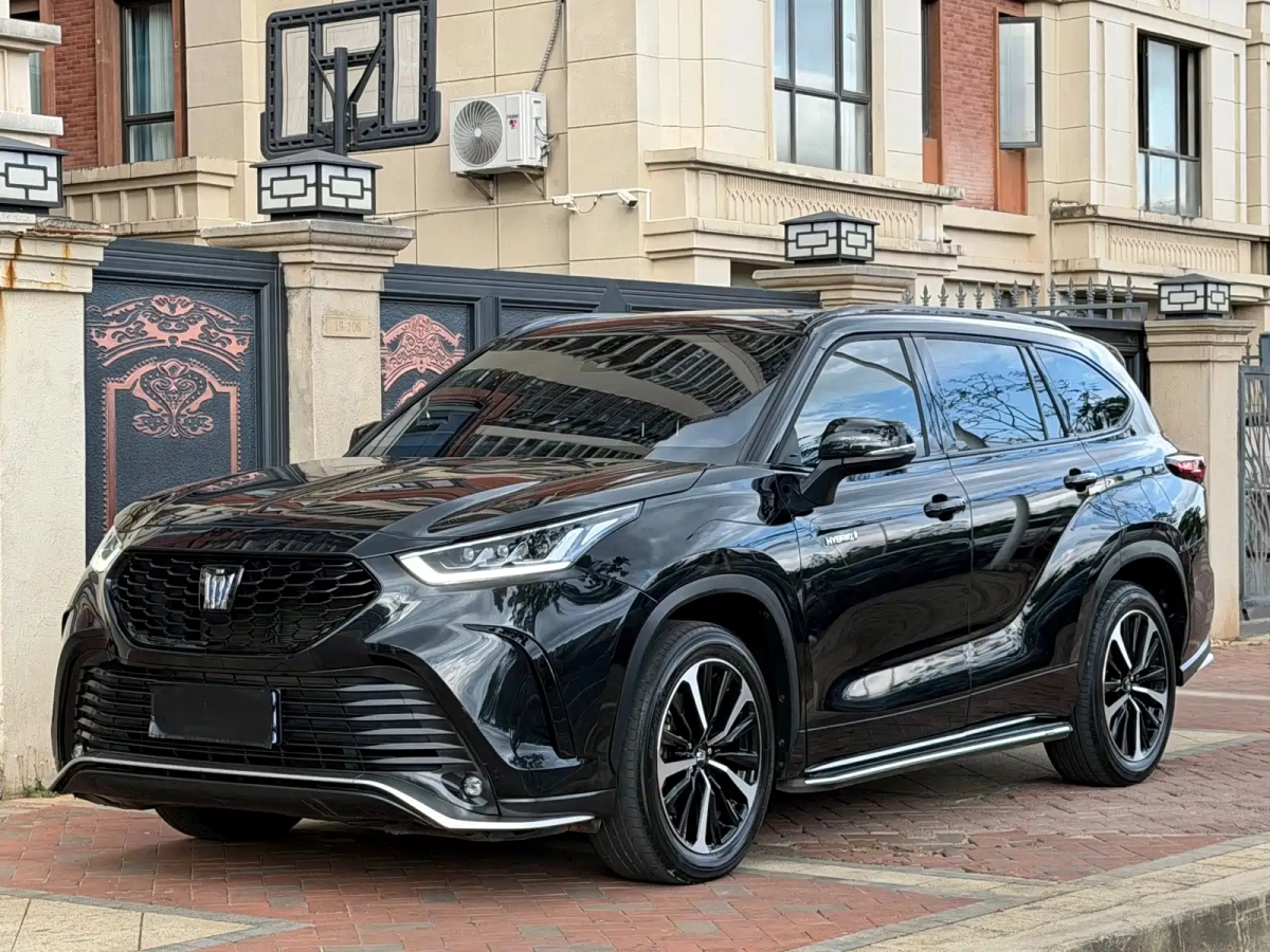 TOYOTA CROWN KLUGER  2024